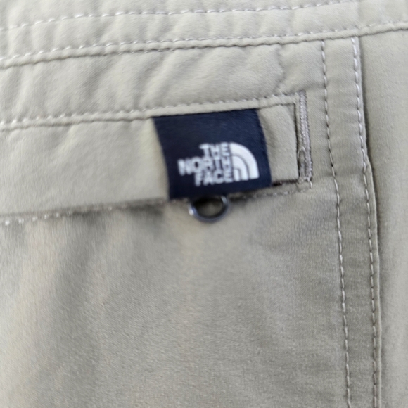 The North Face sage green lightweight hiking casual activewear shorts, sz 10 - Picture 6 of 8
